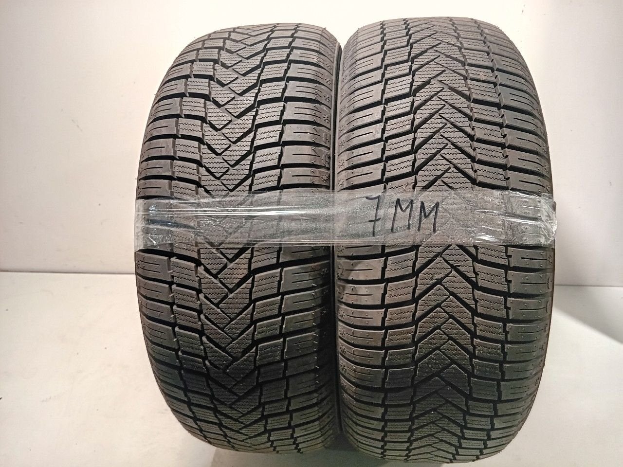 Bandenset 2 stuks 4-Seizoenen 205 55 R16, Auto-onderdelen, Onderdelen@venauto.nl, Van der Ven Autorecycling B.V., Gebruikt, Ettenseweg 76, 4706 PB Roosendaal, The Netherlands