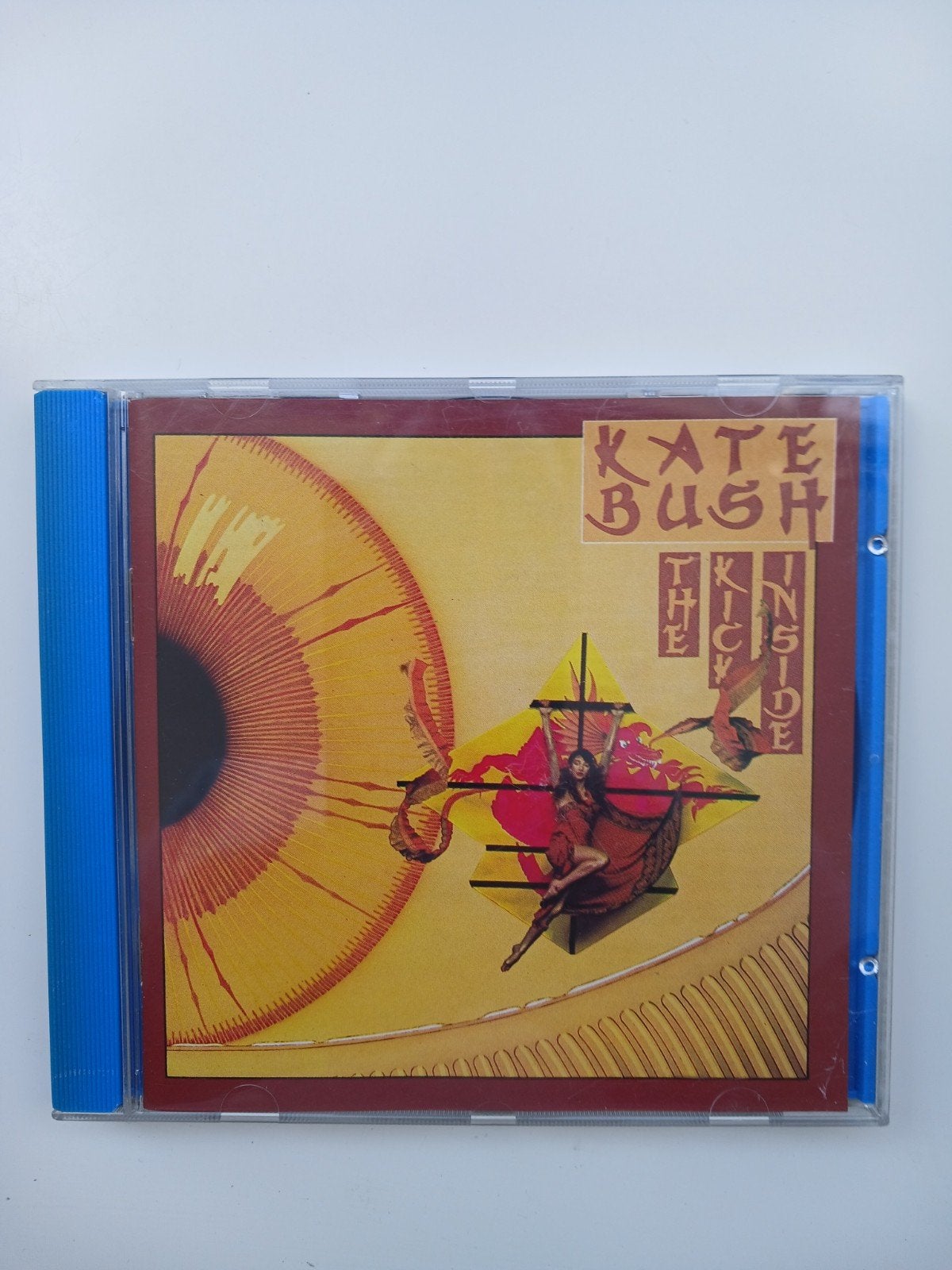 Le CD Kick Inside de Kate Bush, Enlèvement ou Envoi, Utilisé
