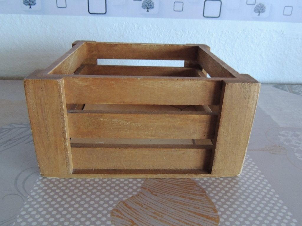 Petit pot en bois carré, Enlèvement, Bois