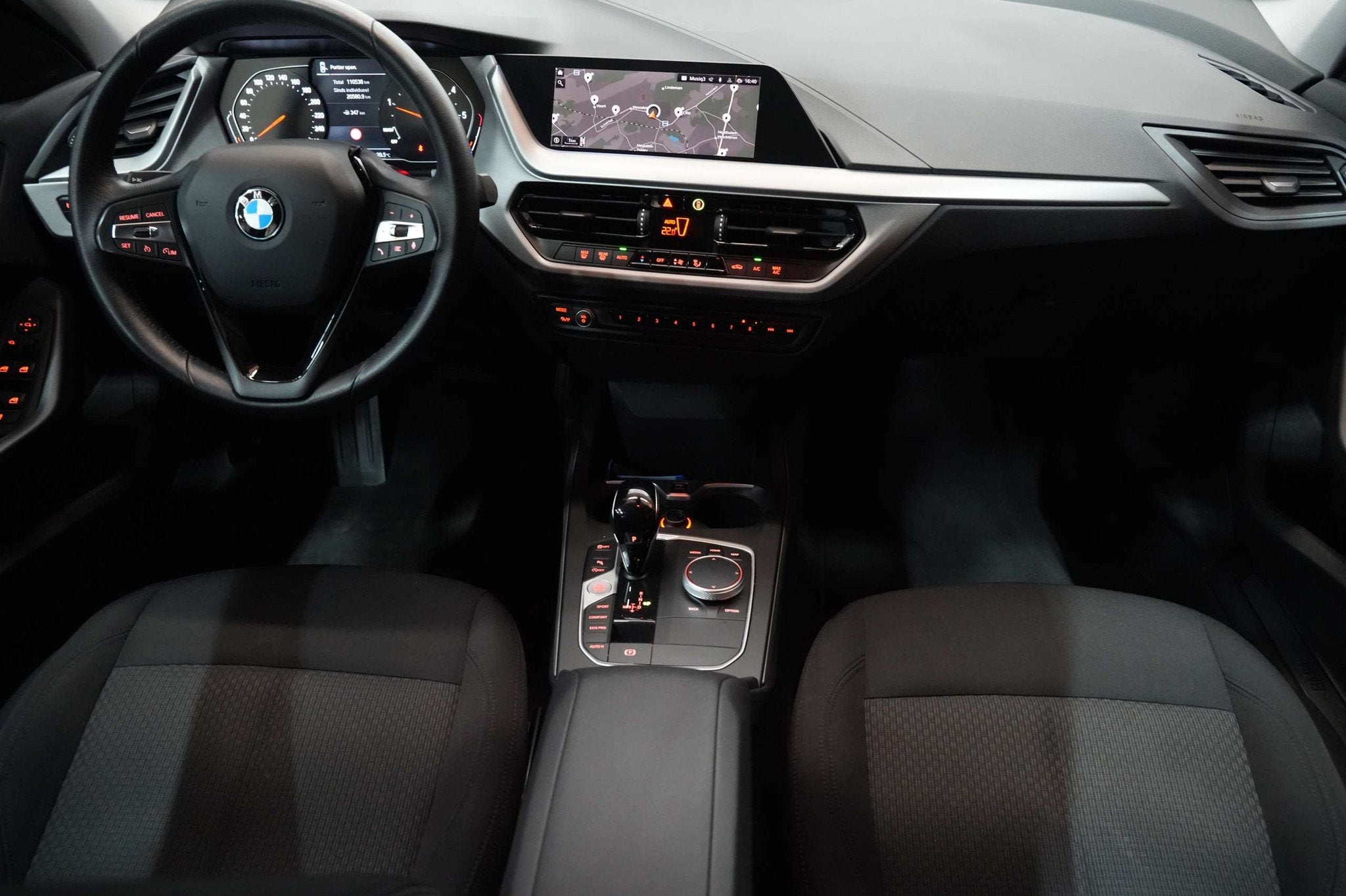 BMW 116 dA Automaat Garantie EURO 6d LED Navi Carplay Crui, Automaat, 1940 kg, Gebruikt, Zwart