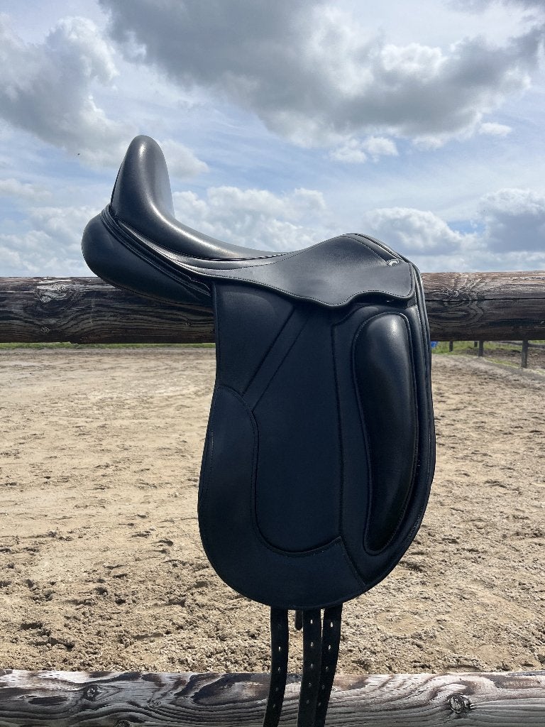 Graziozo Primo dressuurzadel – 17,5" – M/W, Animaux & Accessoires, Chevaux & Poneys | Selles, Enlèvement ou Envoi, L (17.5 pouces)