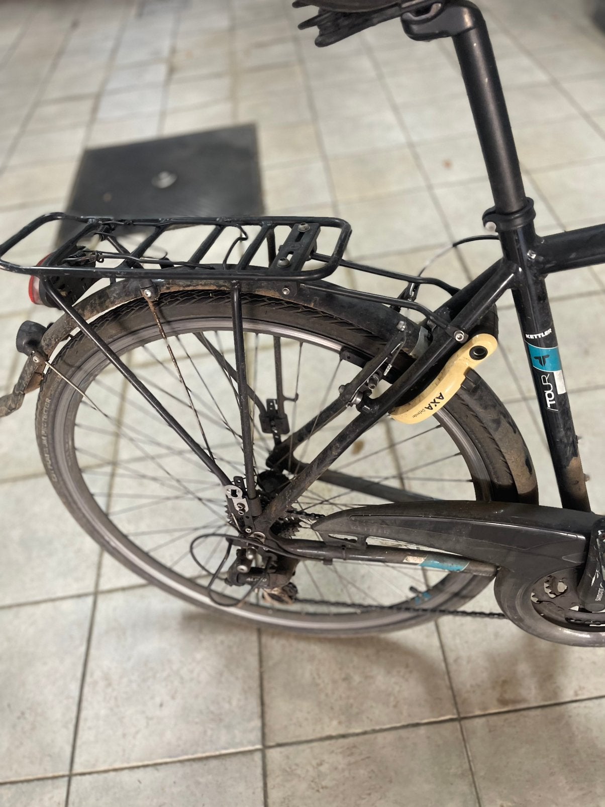 Herenfiets zwart , mountainbike rood , damesfiets grijs, Fietsen en Brommers, Ophalen, Gebruikt, Meer dan 20 versnellingen, Velgrem
