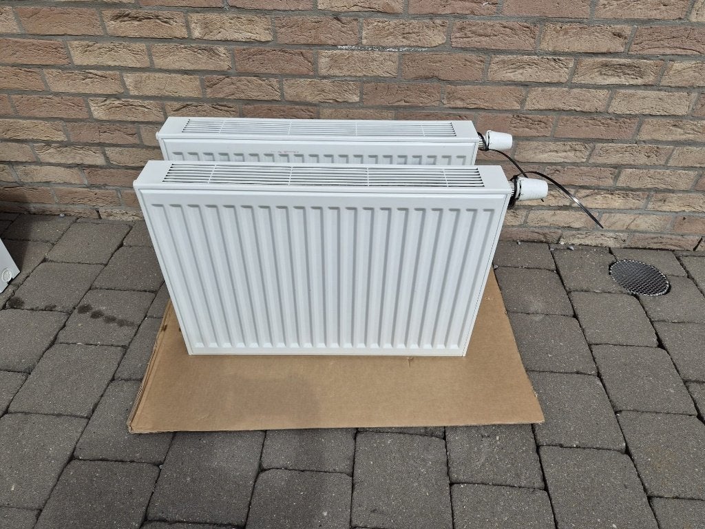 Radiateurs (03) de marque HENRAD, de type Premium ECO., Chaudière CC ou Chaudière combinée, Comme neuf, Enlèvement, 60 à 150 cm