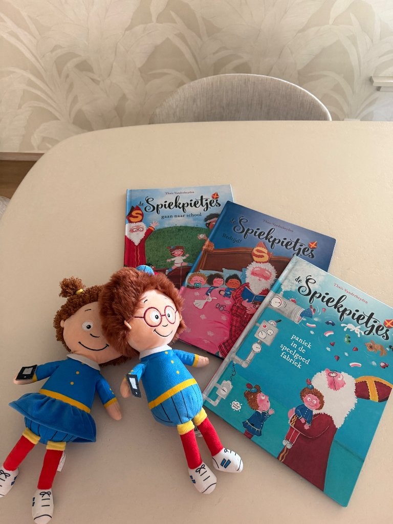 Spiekpietjes boeken en knuffels, Ophalen, Zo goed als nieuw, Jongen of Meisje