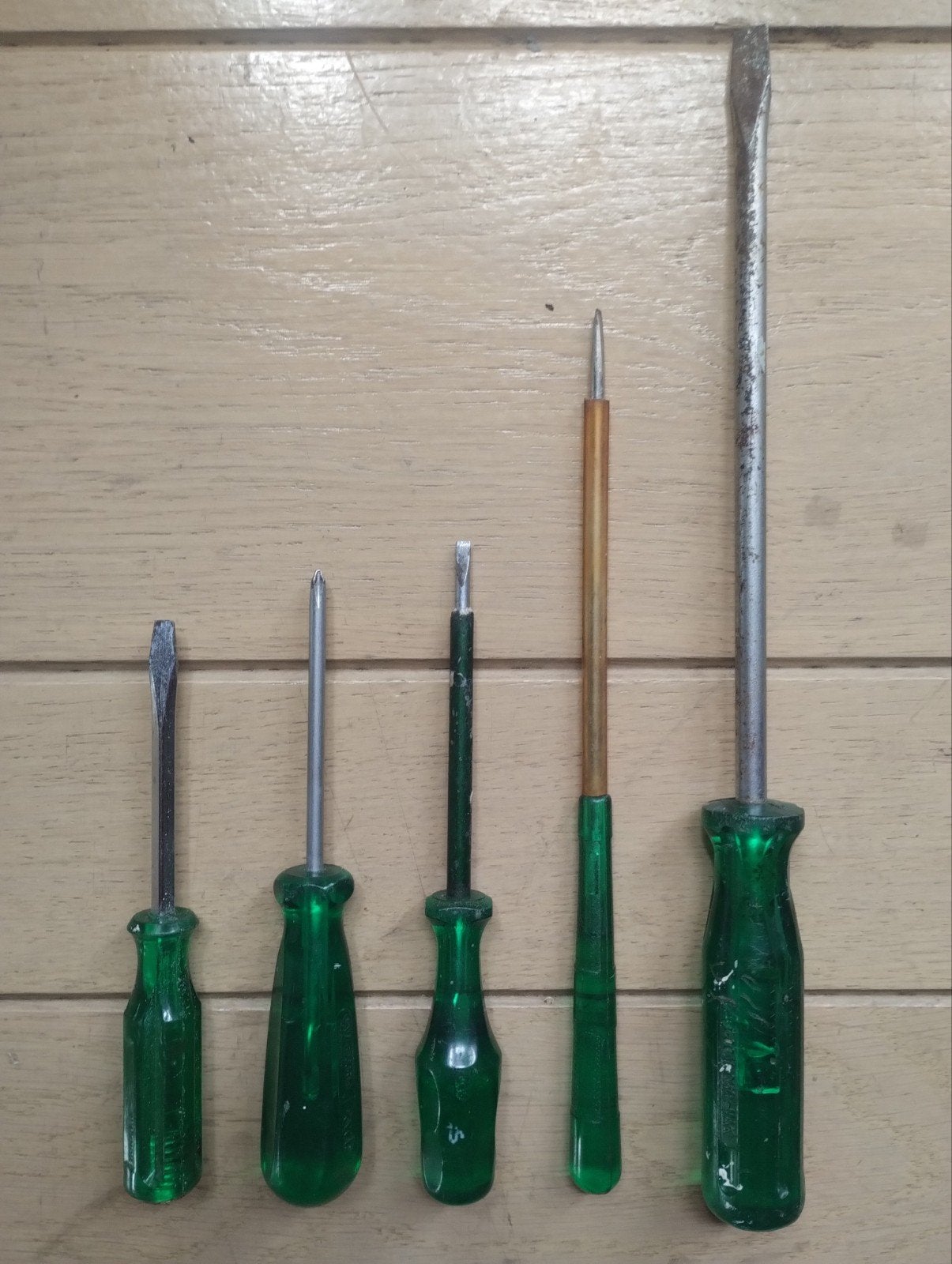 Verschillende schroevendraaiersets, Ophalen, Gebruikt