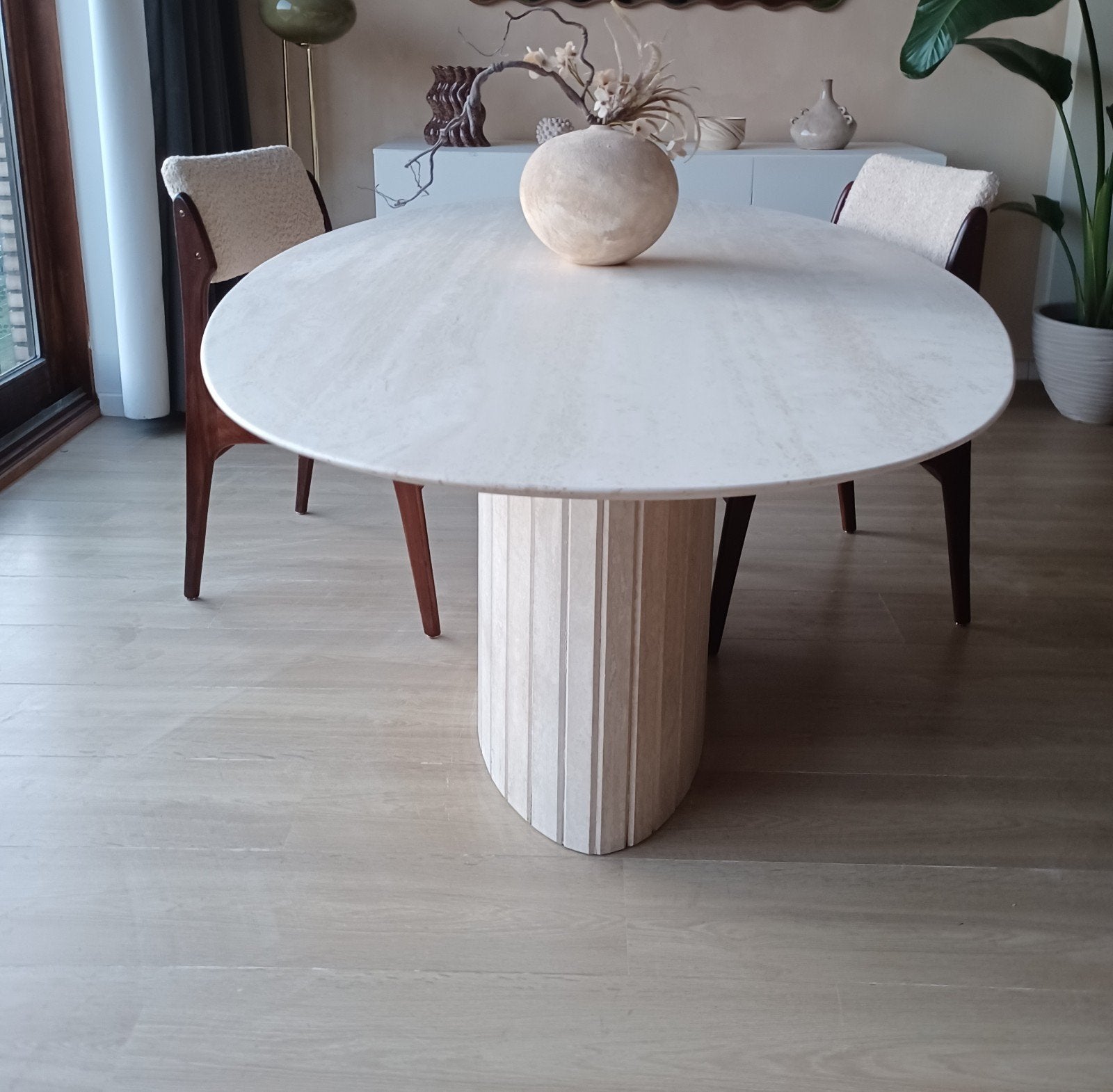 Ovale eettafel van italiaanse natuursteen traventin, Ophalen