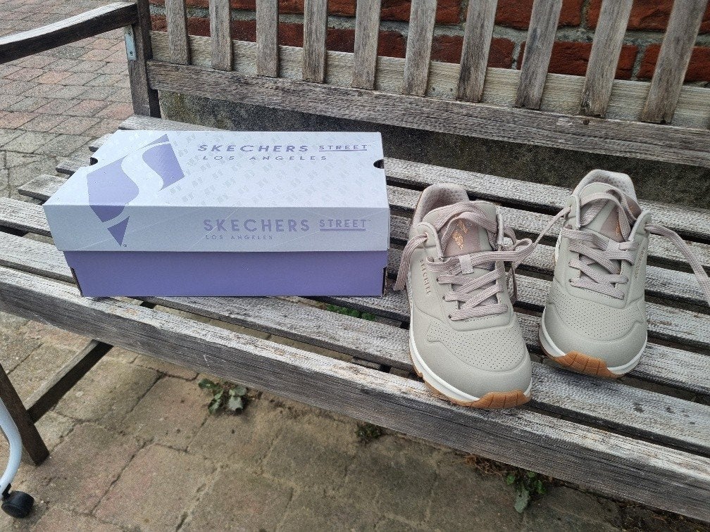 Schoenen, Ophalen, Nieuw