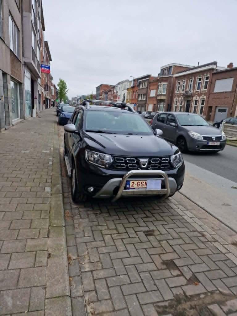 Dacia Duster 2018 1.6 16V 4x4 benzine Euro 6, Autos, Euro 6, Duster, Noir, 5 portes