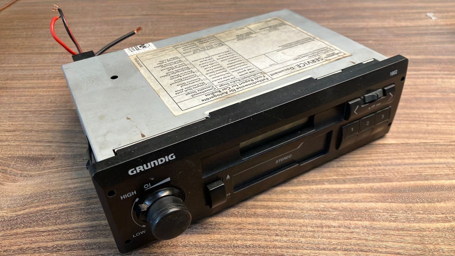 Grundig autoradio - cassettespeler WKC-1802, Auto diversen, Ophalen of Verzenden, Zo goed als nieuw