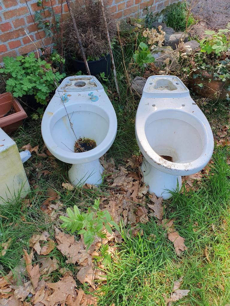 Gratis 2 WC potten, Doe-het-zelf en Bouw, Sanitair, Ophalen, Gebruikt, Toilet