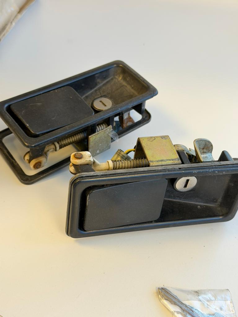 Land Rover Discovery 1 Deurgrepen set L + R Met Sleutel OEM, Auto-onderdelen, Ophalen of Verzenden, Gebruikt, Land Rover