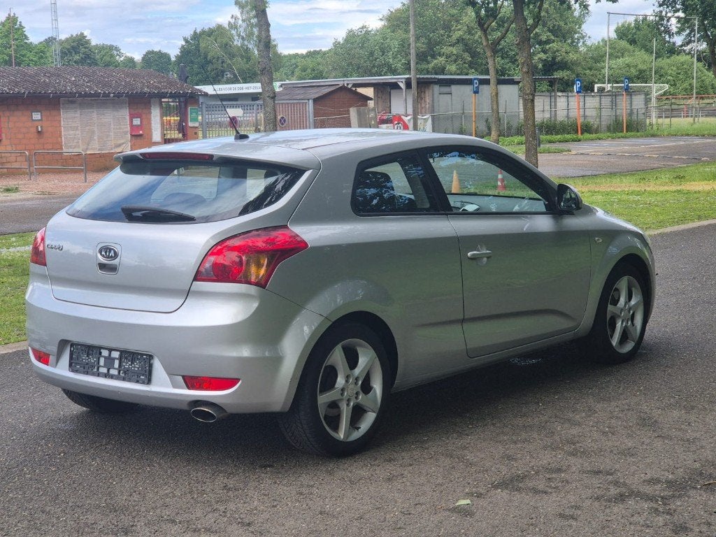 Kia C'eed - 1.6i - 2009 - 126dkm - Digi.AC - Navi - Gekeurd!, Autos, Kia, https://public.car-pass.be/vhr/26de3108-4d14-42bd-bae5-d5cc6440e317