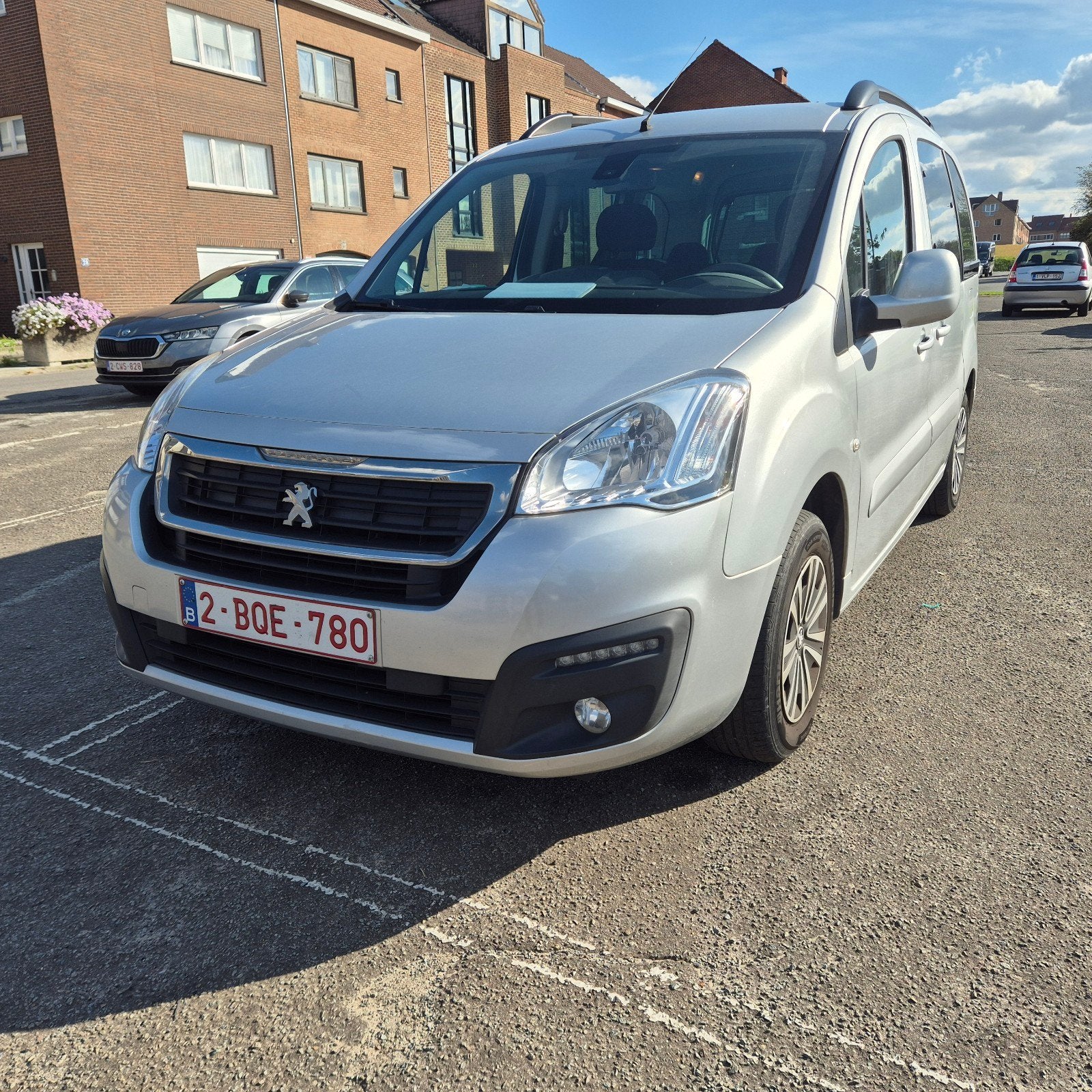 Peugot partner 2016 erou6b 1.2 essence 114000km avec contrôl, Offres d'emploi