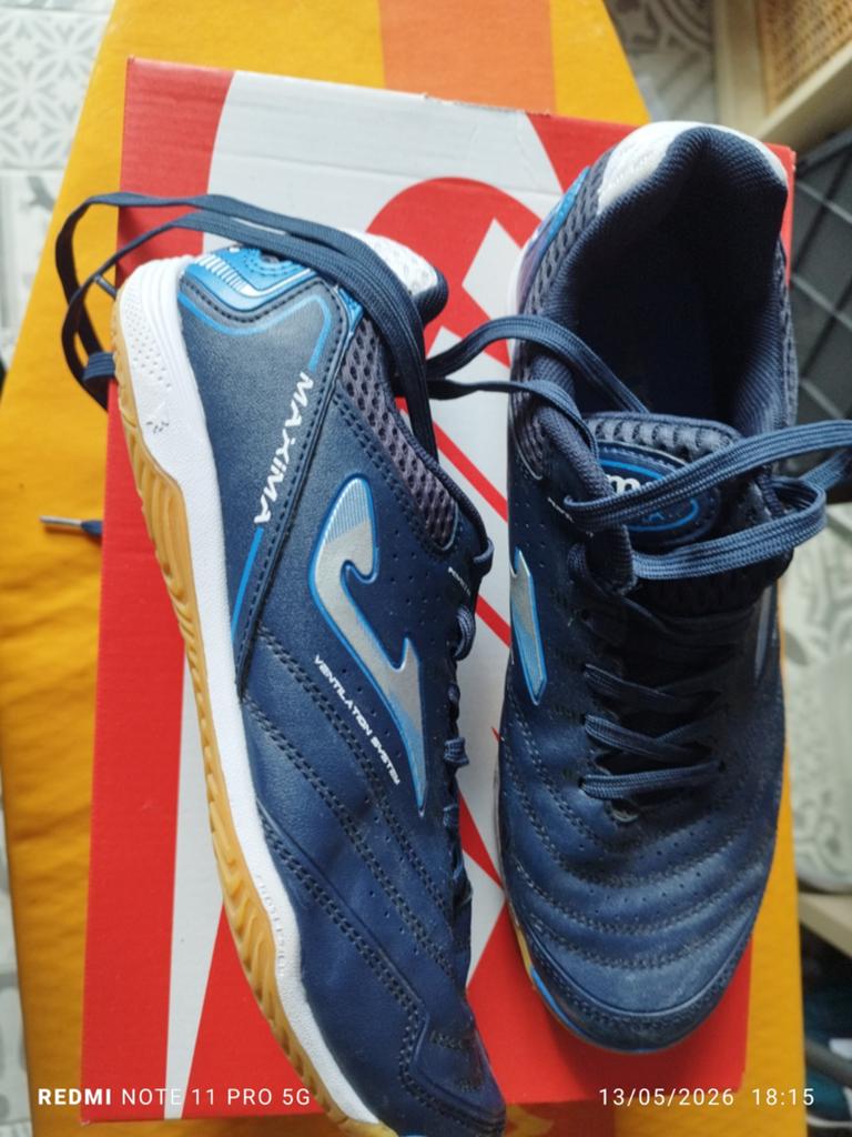 Joma chaussures de foot intérieur taille 40 prix négociable, Sport en Fitness, Snowboarden, Schoenen