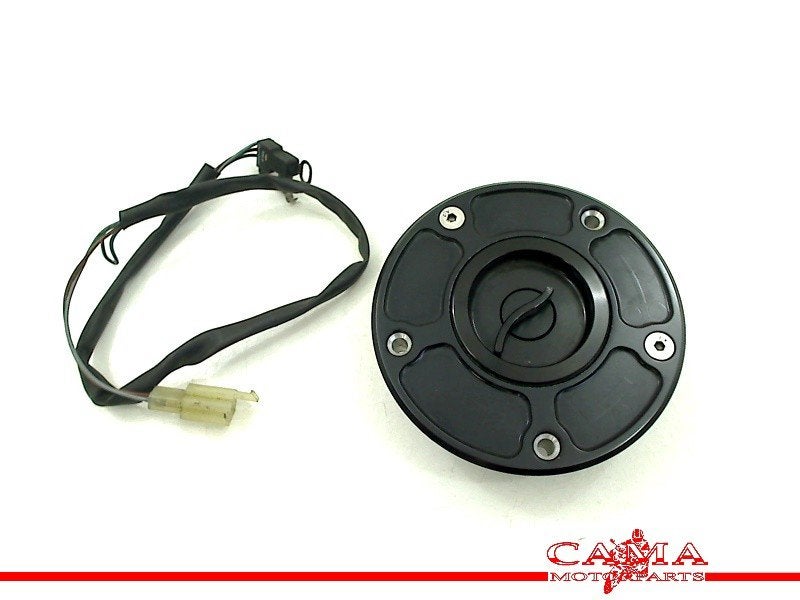 BOUCHON DE RESERVOIR Suzuki, Dhr. S. di Majo, Utilisé, Info@cama-motorparts.nl, P.J. Troelstraweg 8 8
3144 CX  MAASSLUIS, NL