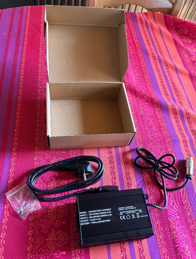 Chargeur de batterie lithium 54 V, Enlèvement