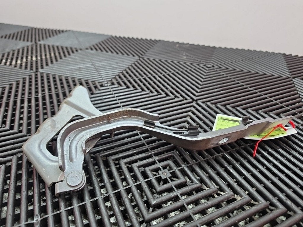 CHARNIERE DE CAPOT BYD Atto 3 (01-2022/-) (|SC2E8402619|), Utilisé, Autres marques automobiles