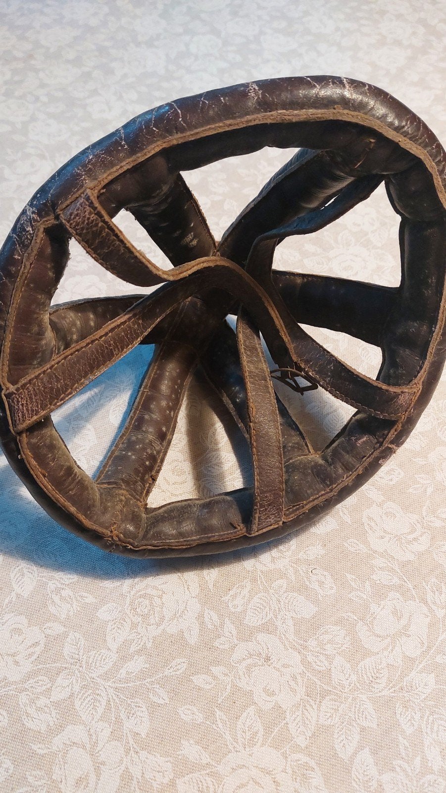 Lederen Antieke fiets helm (worsten helm), Ophalen