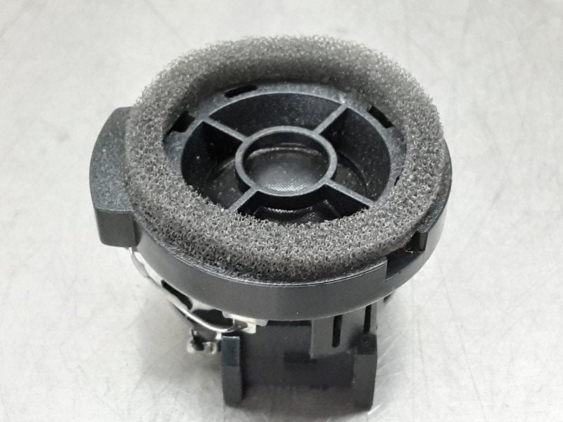 HAUT PARLEUR / ENCEINTE Yaris III (P13) (|861600D350|), Dhr. M. Roggen, Toyota, Stadsweg 37 37
9917 PV  WIRDUM GR., NL, Utilisé