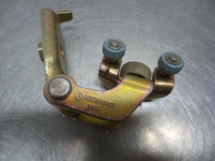 Roulette porte coulissante droite d'un Mercedes Sprinter (Sp, Autos : Pièces & Accessoires, Carrosserie & Tôlerie, -, 3 mois de garantie