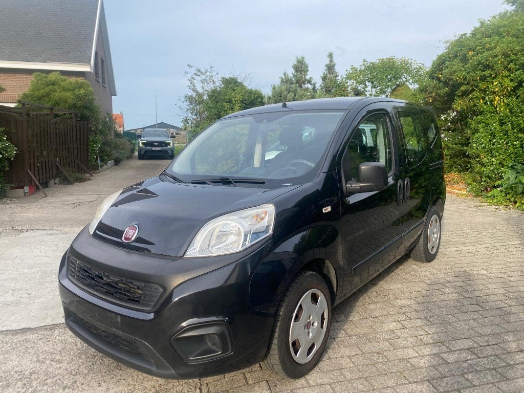 Fiat Qubo – 1.4 Benzine Bj 2017 68000km Direct Rijklaar, Auto's, Fiat, 4 cilinders, 149 g/km, 400 kg, Zwart