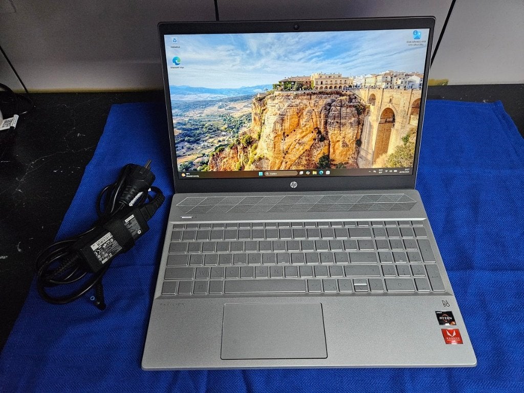 HP laptop 15,6"/Radeon5/16GB/512_SSD/Radeon_1GB/Win11/AZERTY, Hp, Met videokaart, 2 tot 3 Ghz, 15 inch