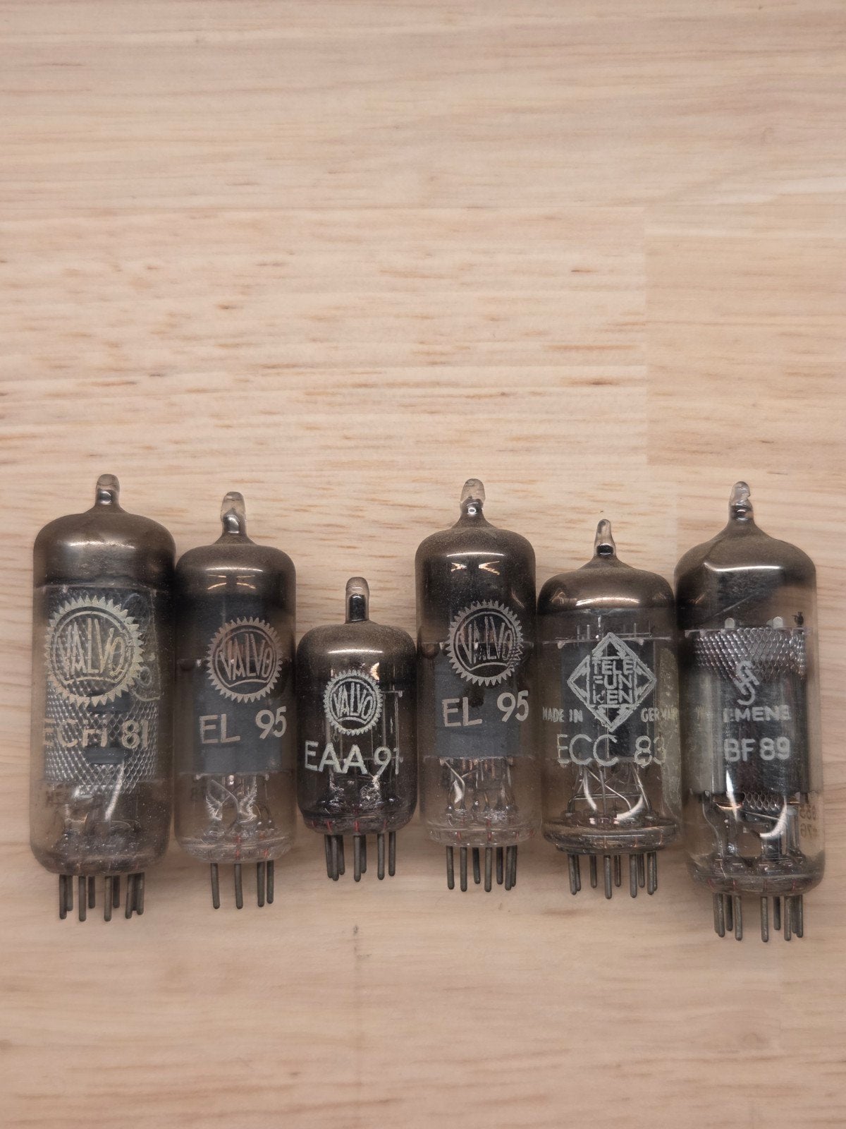 Vintage German Tube Set from 1958 Grundig 5088 - Telefunken, Antiquités & Art, Enlèvement ou Envoi