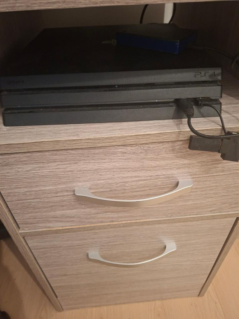 Ps4 met games en controller, Games en Spelcomputers, Spelcomputers | Sony PlayStation 4, Ophalen, Zo goed als nieuw, Met harde schijf