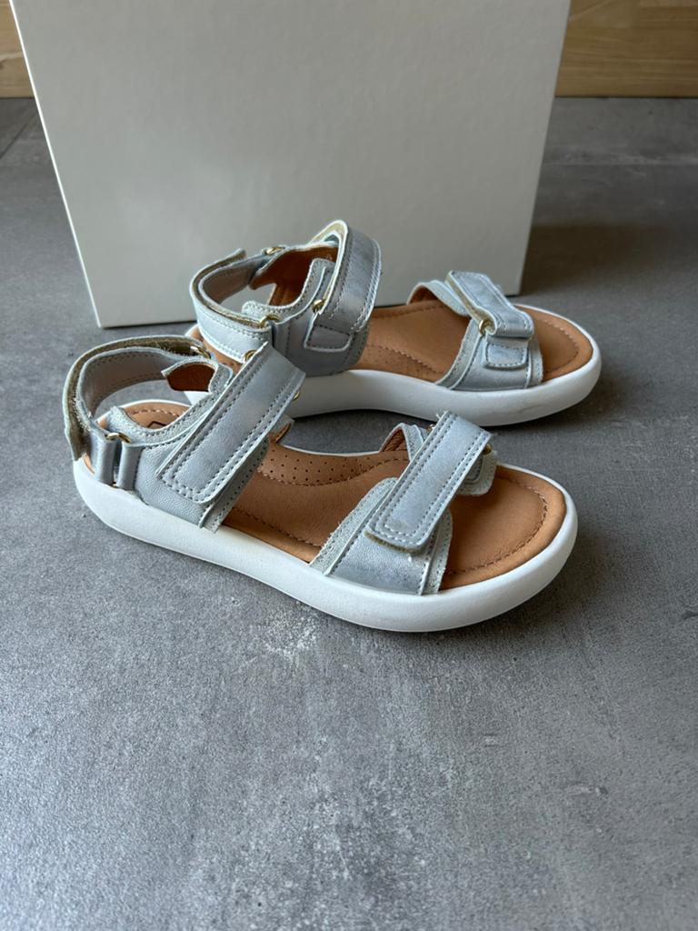 Romagnoli - Zilveren sneakers. Maat 31. Nieuw, Meisje, Overige typen, Nieuw, Ophalen of Verzenden