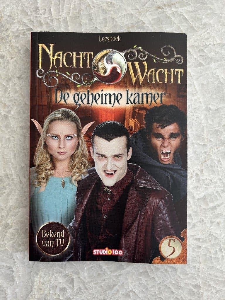 Boek Nachtwacht - De geheime kamer, Studio 100, Fiction général, Comme neuf, Enlèvement