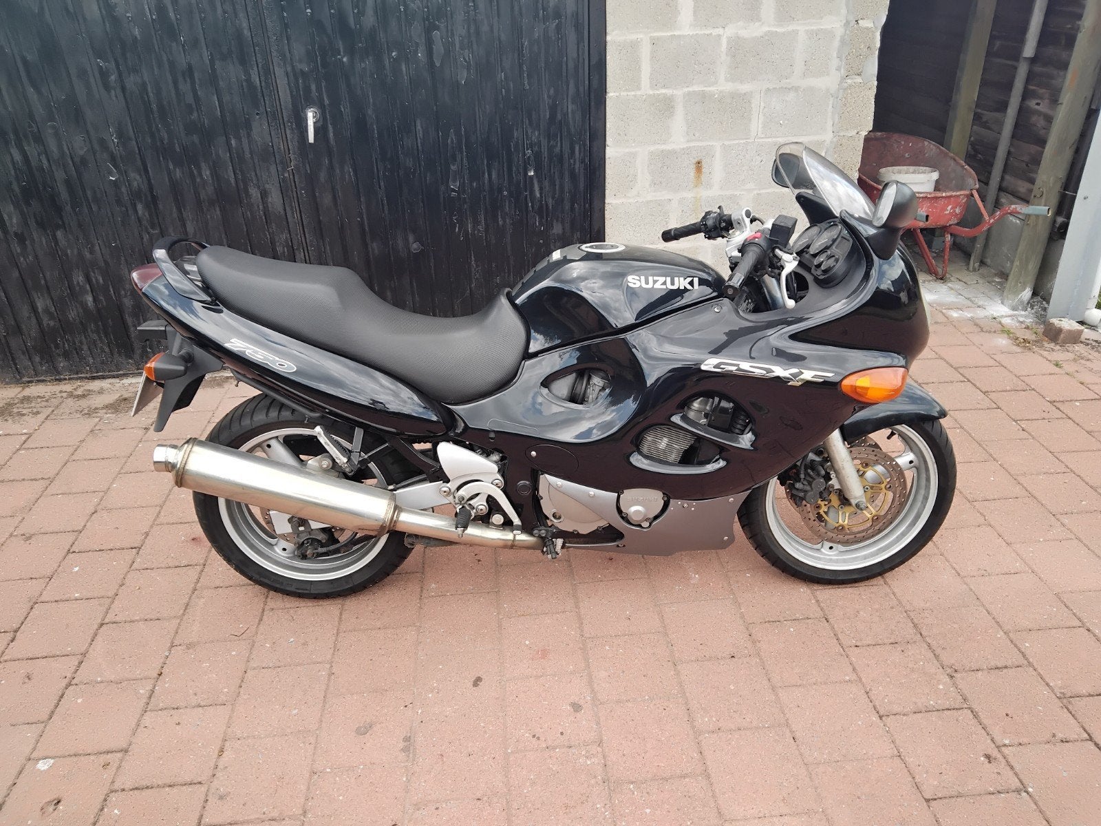 Moto suzuki gsxf 750, Ophalen