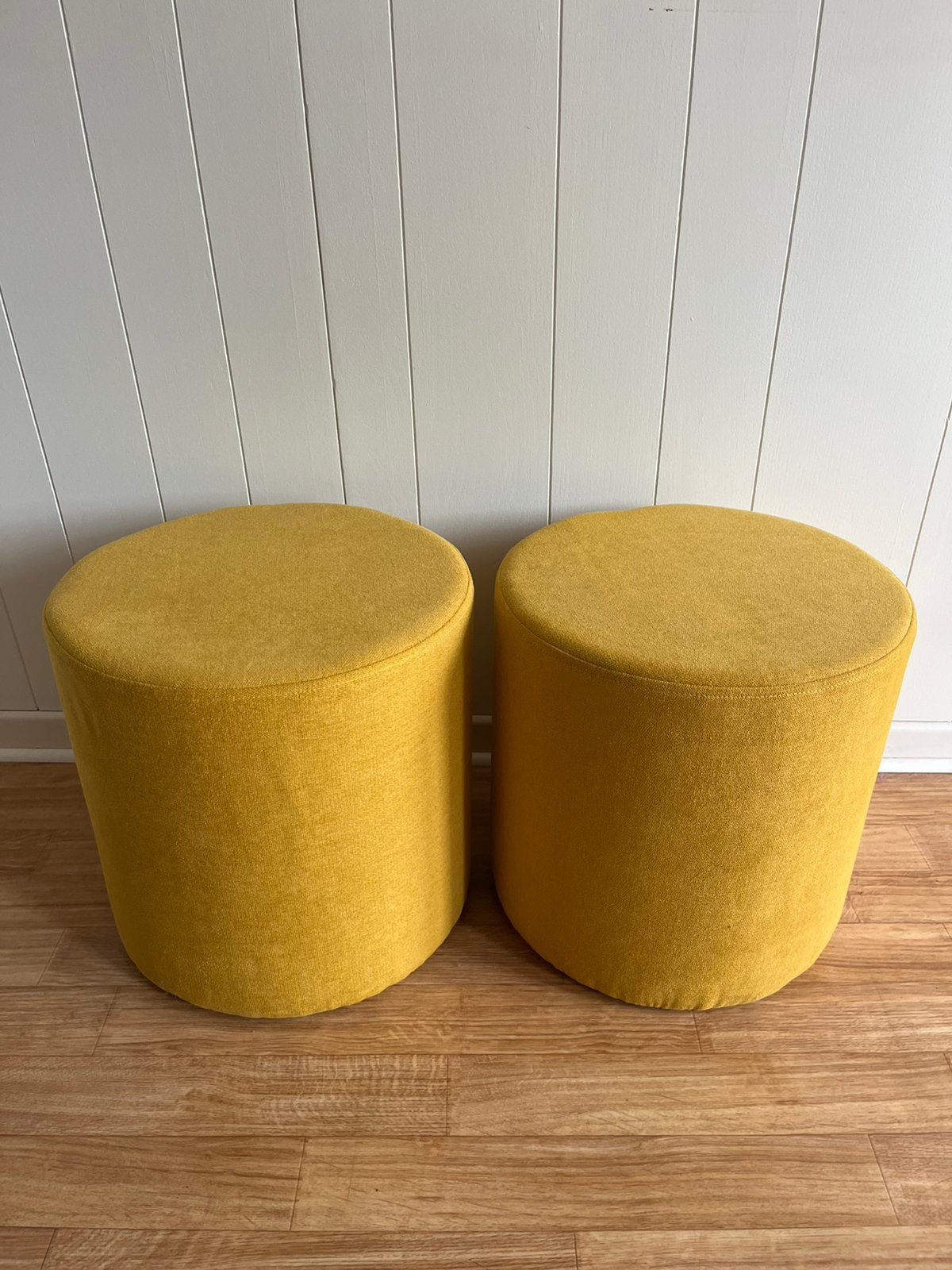 2 poufs jaunes, Rond, Comme neuf, Enlèvement, Moins de 50 cm