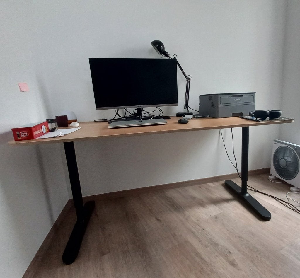 Bureau IKEA BEKANT, 160 cm, Bureau d'ordinateur, Métal, Comme neuf