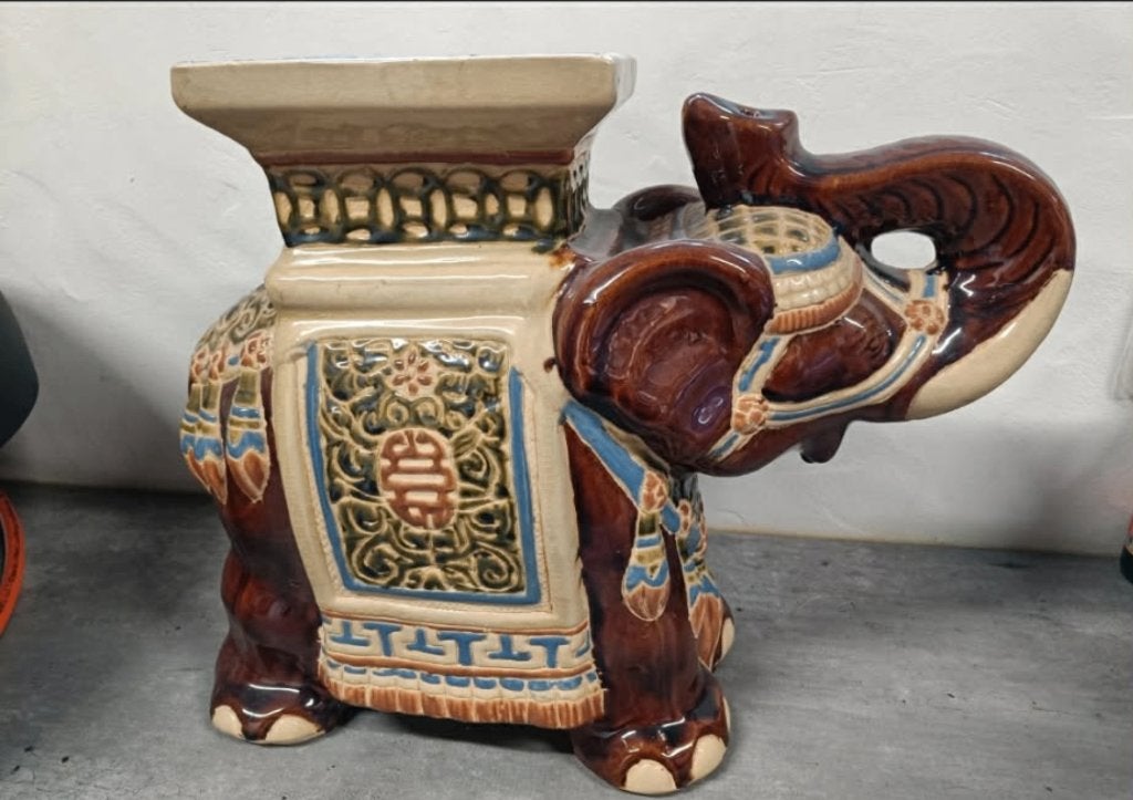 Support pour éléphant en céramique, Antiquités & Art, Enlèvement