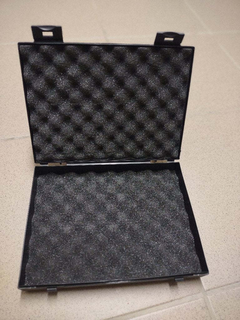 55 mallettes plastique avec mousse 22,5x16x4cm, Enlèvement ou Envoi, Comme neuf
