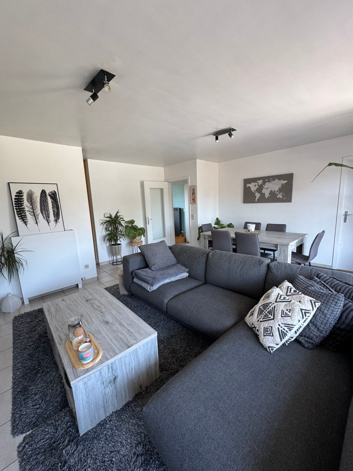 2 donkergrijze vloerkleden van IKEA, Huis en Inrichting, Stoffering | Tapijten en Vloerkleden, Ophalen, Zo goed als nieuw, Grijs
