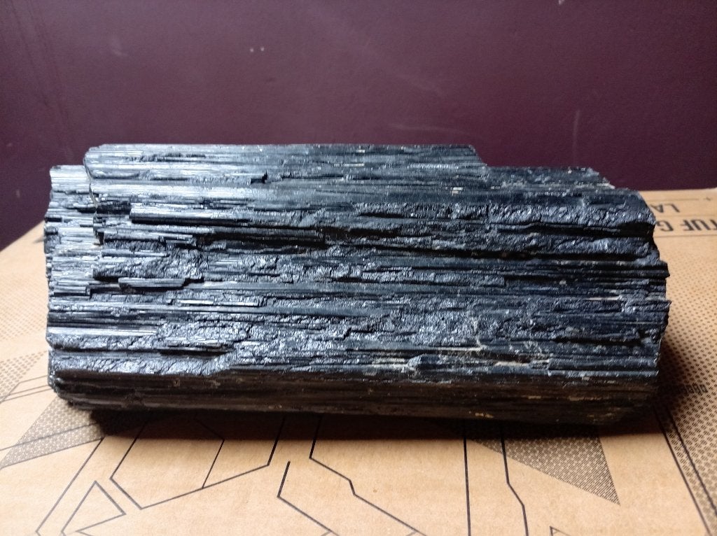 Tourmaline noire brut madagascar 4,124g, Enlèvement, Minéral