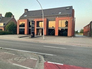Winkelruimte met magazijn te huur, Immo, Maisons à louer, Maison Bi-familiale ou Jumelée, En direct du propriétaire, Weelde, Turnhout