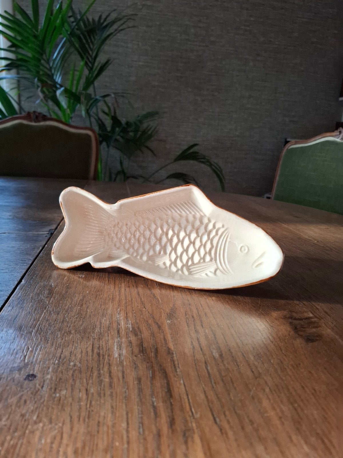 Vintage bruine schaal Villeroy & Boch, Antiquités & Art, Antiquités | Plateaux, Enlèvement ou Envoi