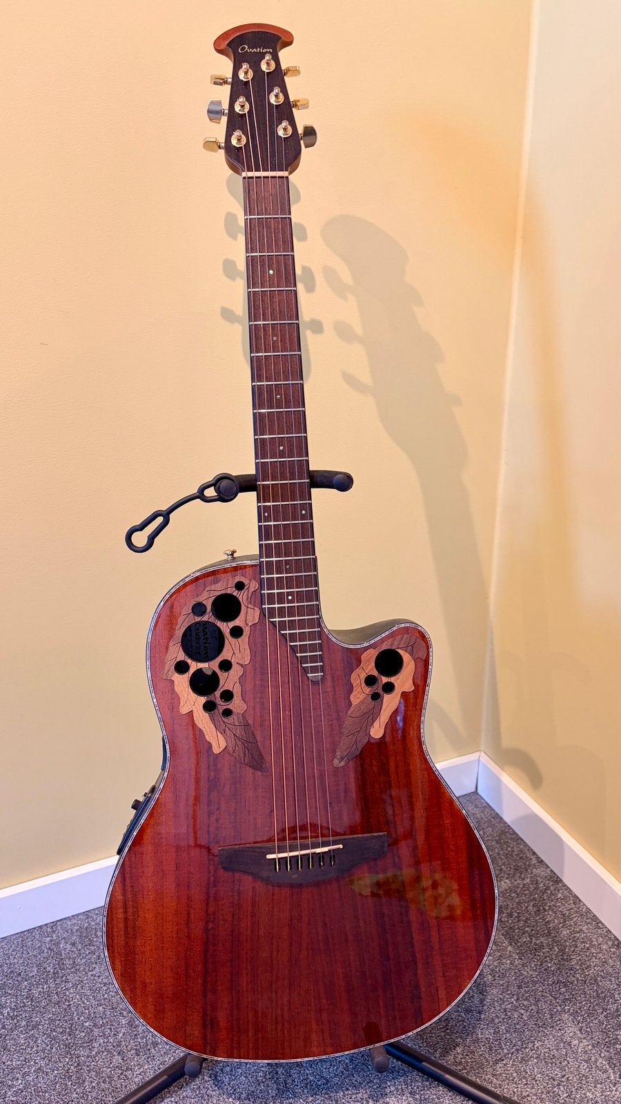 Ovation Celebrity Elite Exotic Figured Koa mid bowl, Enlèvement, Comme neuf