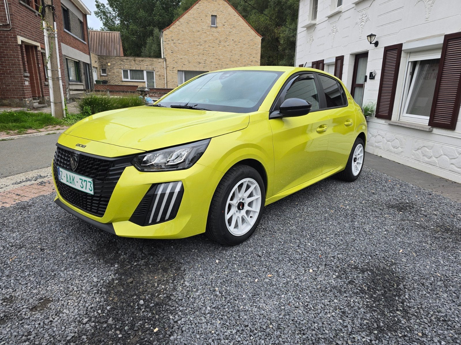Peugeot 208 Style 2025 18150km reeds gvv!!!, Auto's, Voorwielaandrijving, 1199 cc, Geel, Bedrijf