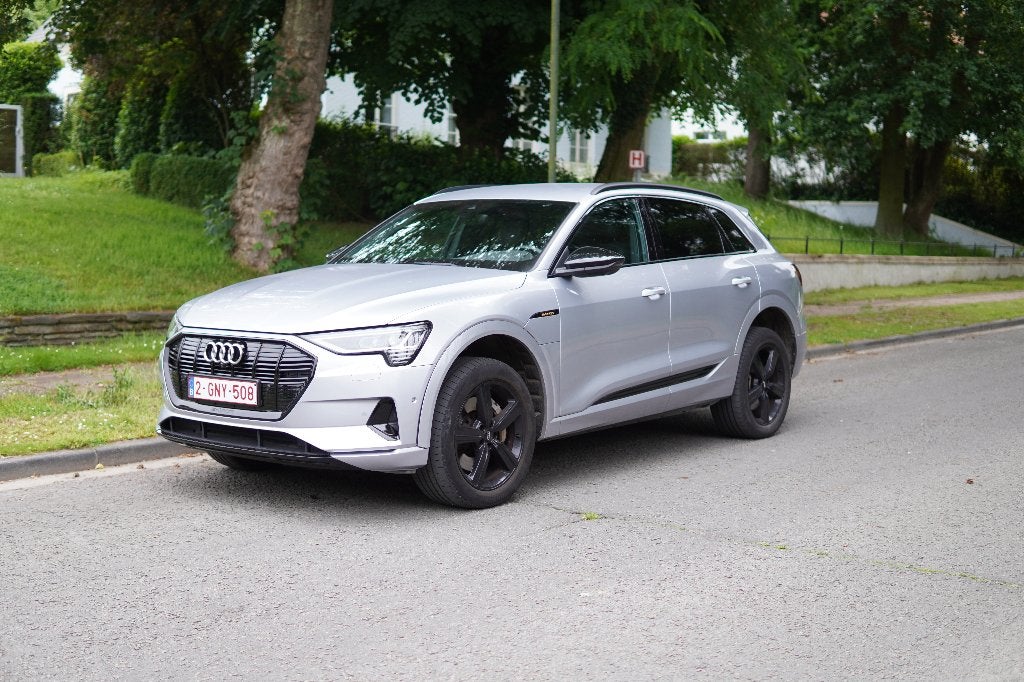 Audi e-tron E-Tron 95 kWh 55 Quattro S line, Autos, Audi, Argent ou Gris, Achat, 750 kg, Noir