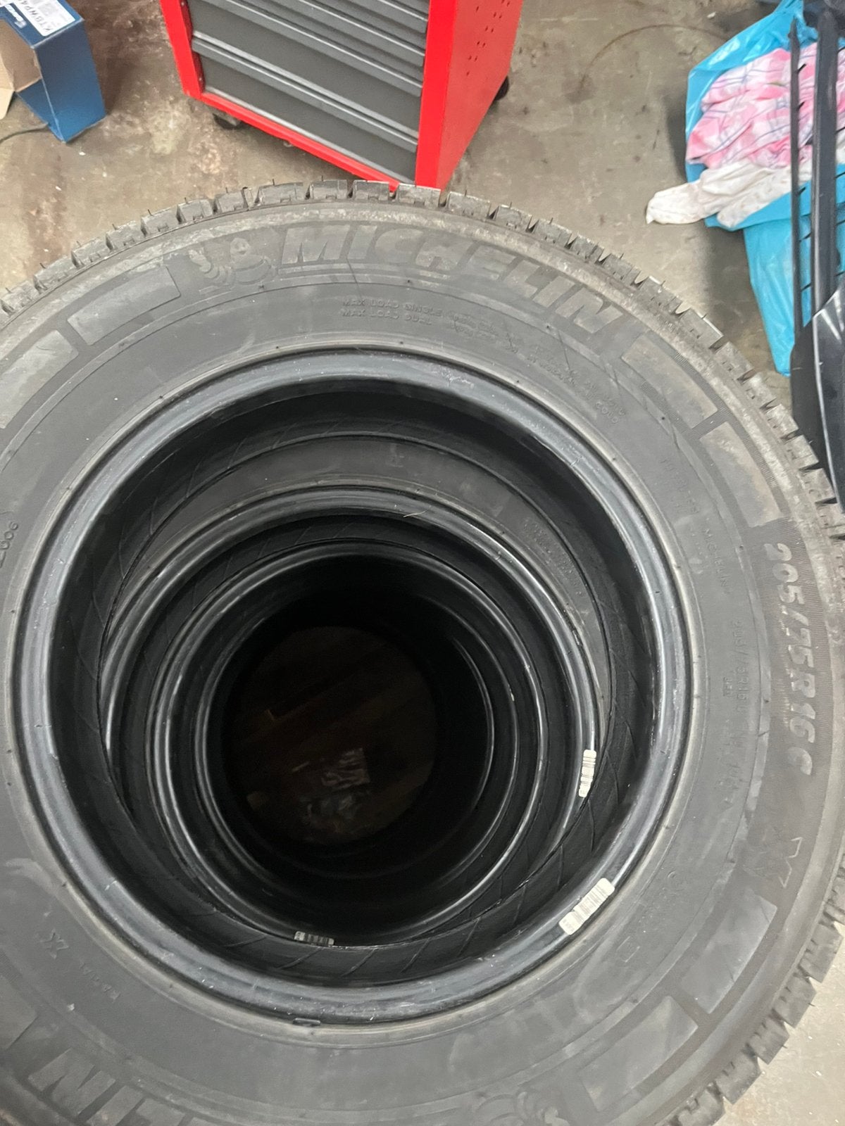 6 X Pneus 205/75R16C comme neufs, Autos : Pièces & Accessoires, Pneus & Jantes, 16 pouces, Pneus été, Véhicule utilitaire, 205 mm