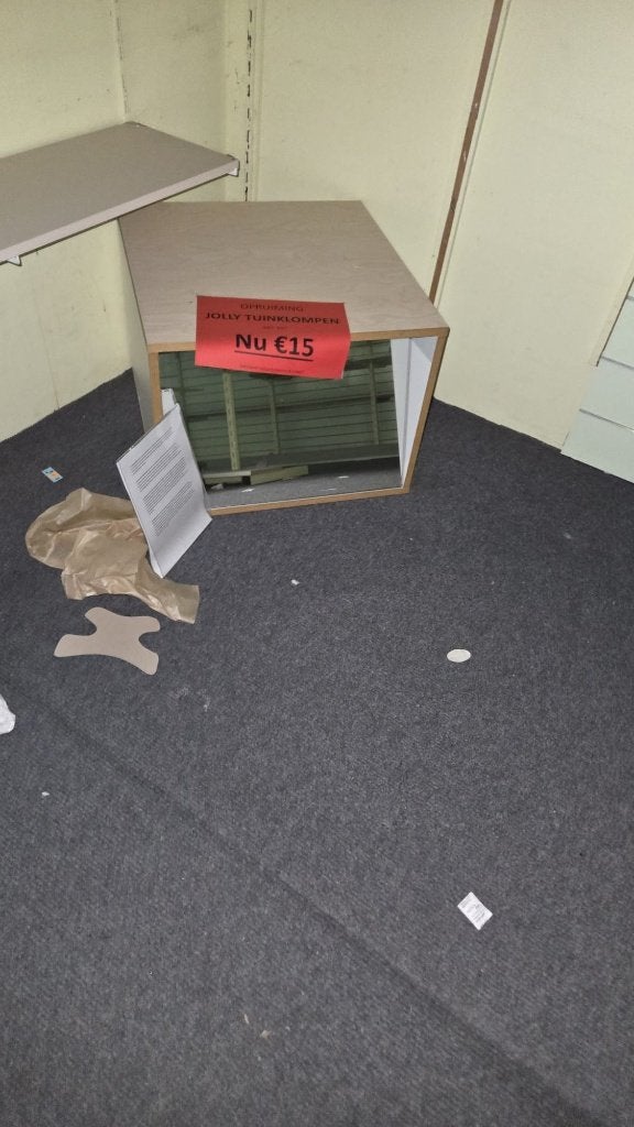 Spiegelbak voor schoenpresentatie winkel, Ophalen, Gebruikt