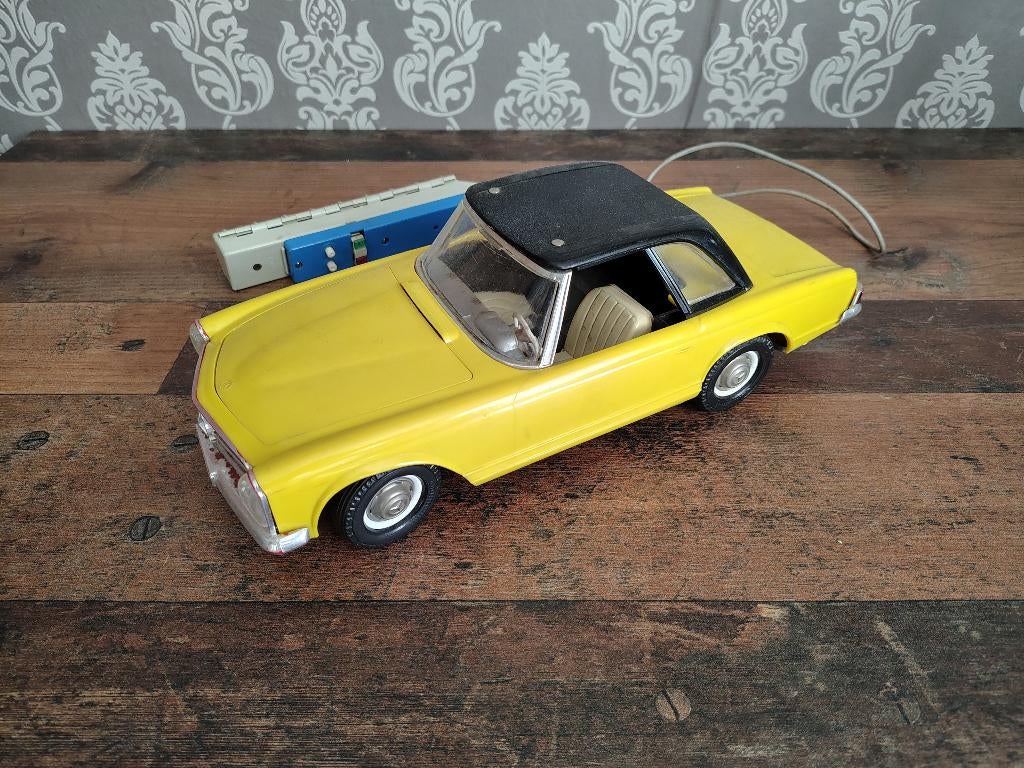 Mercedes 230 SL Gama / Germany / Draad besturing 30cm, Antiquités & Art, Antiquités | Jouets, Envoi