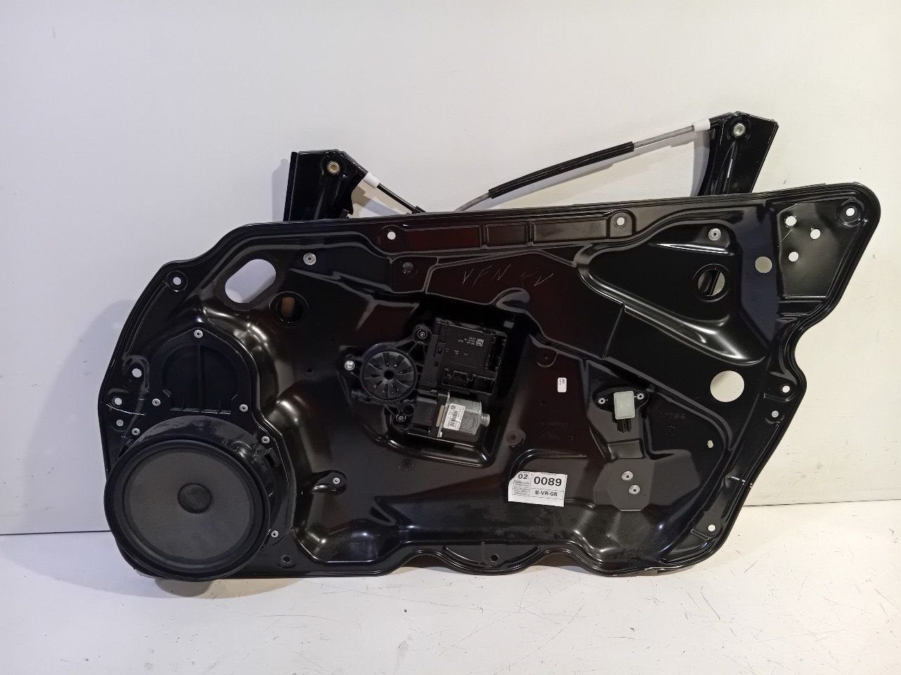 Raammechaniek elektrisch rechts voor Volkswagen Passat, Onderdelen@venauto.nl, Van der Ven Autorecycling B.V., Gebruikt, Ettenseweg 76, 4706 PB Roosendaal, The Netherlands