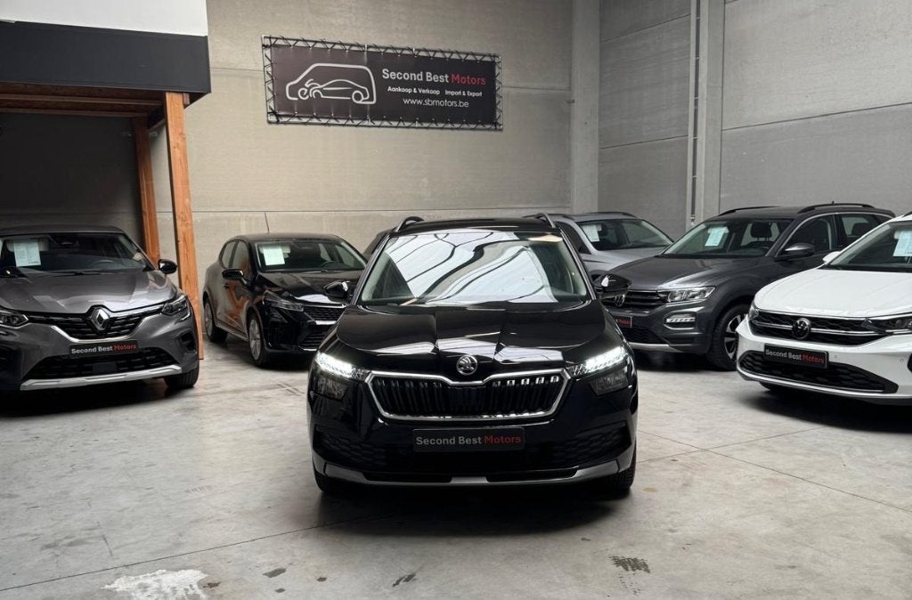 Škoda Kamiq 1.0 TSI Ambition – Manueel – 2023 – 39.914 km, Auto's, Voorwielaandrijving, Dealer onderhouden, Stof, Euro 6