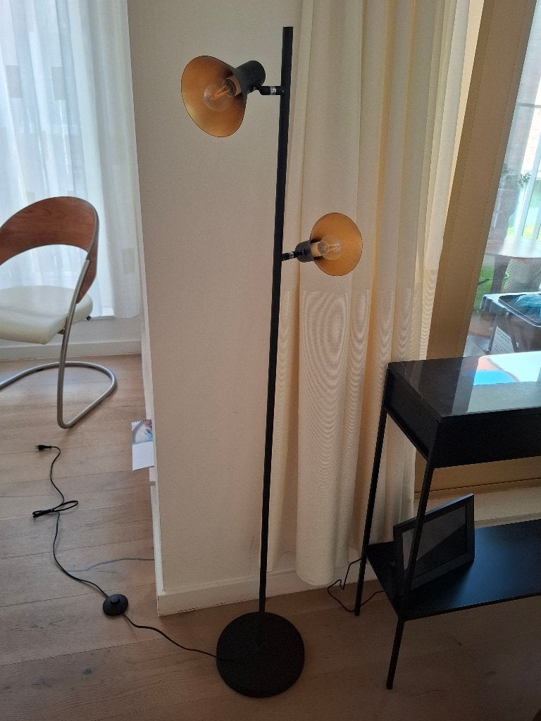 lampadaire noir moderne H 145 W 35, Maison & Meubles, Autres culots, Comme neuf, Enlèvement, 100 à 150 cm