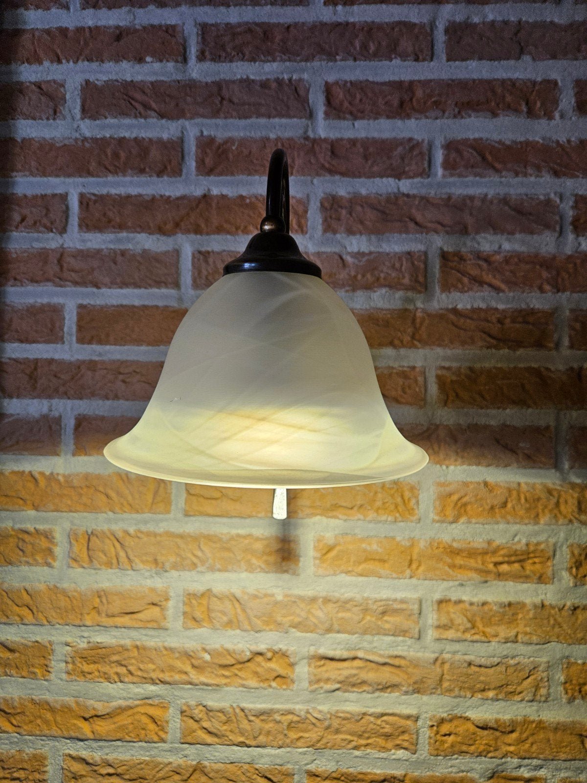 Klassieke hanglamp met glazen kap, Huis en Inrichting, Ophalen, Wandlamp