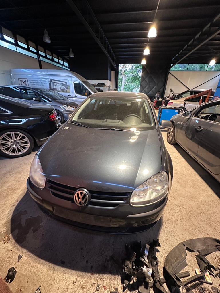 Golf 5 te koop met keuring, Autos, Volkswagen, Particulier, Golf, Essence, Euro 4, 3 portes, Boîte manuelle, Bleu, Enlèvement